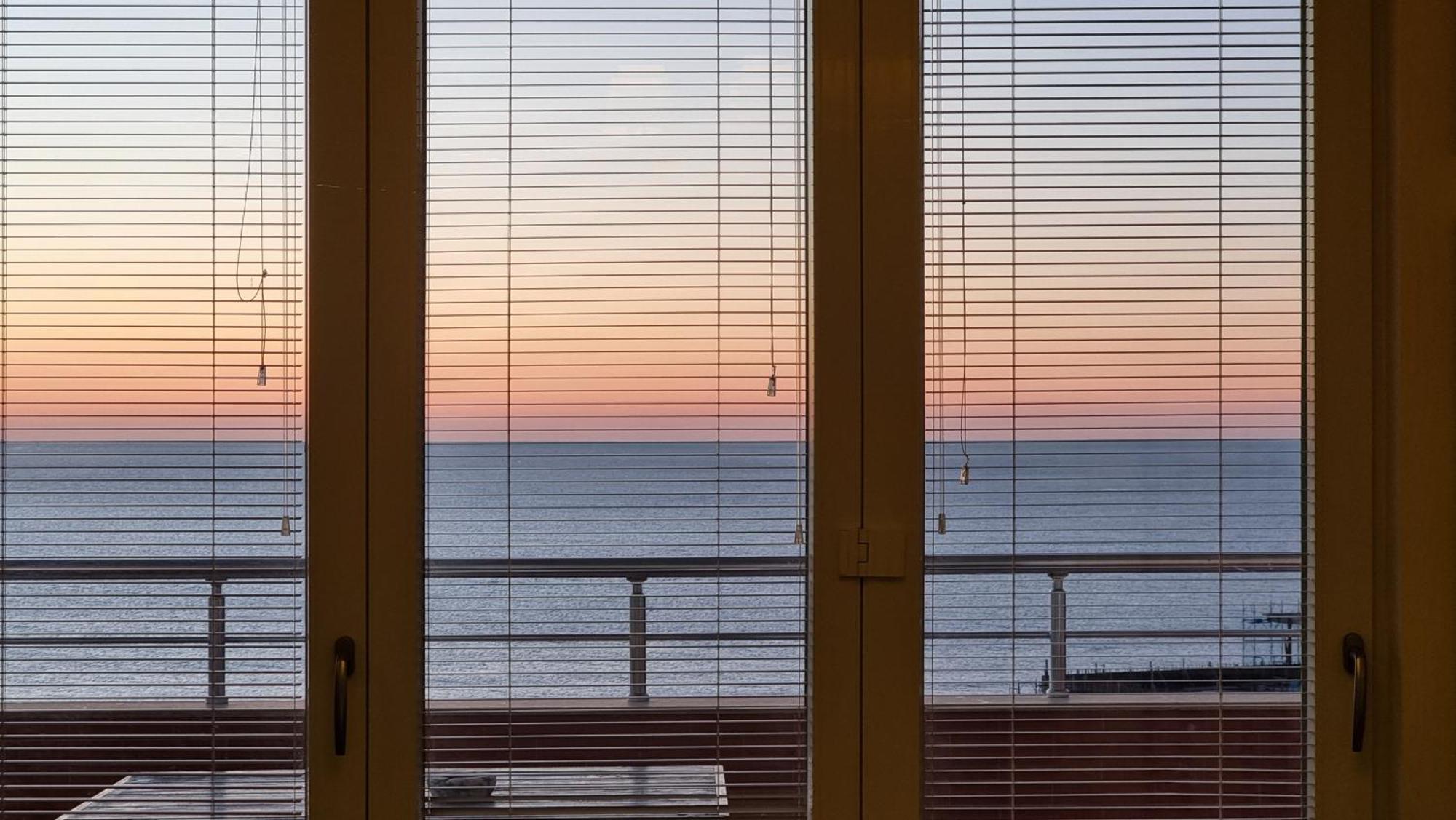 Sunset Seaview Apartment Durres Exterior photo